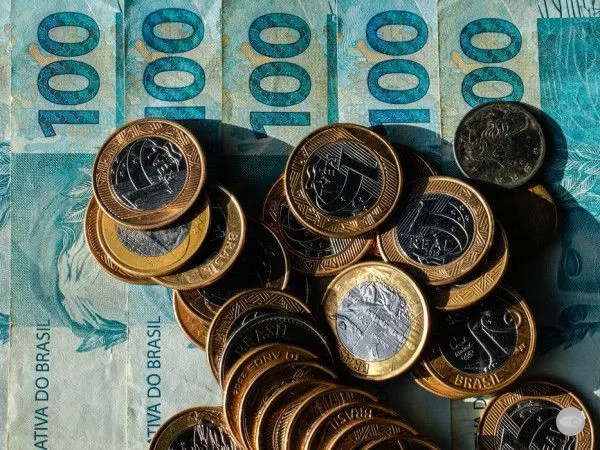 Inflação oficial de setembro sobe a 0,82% e supera meta anual, diz IBGE